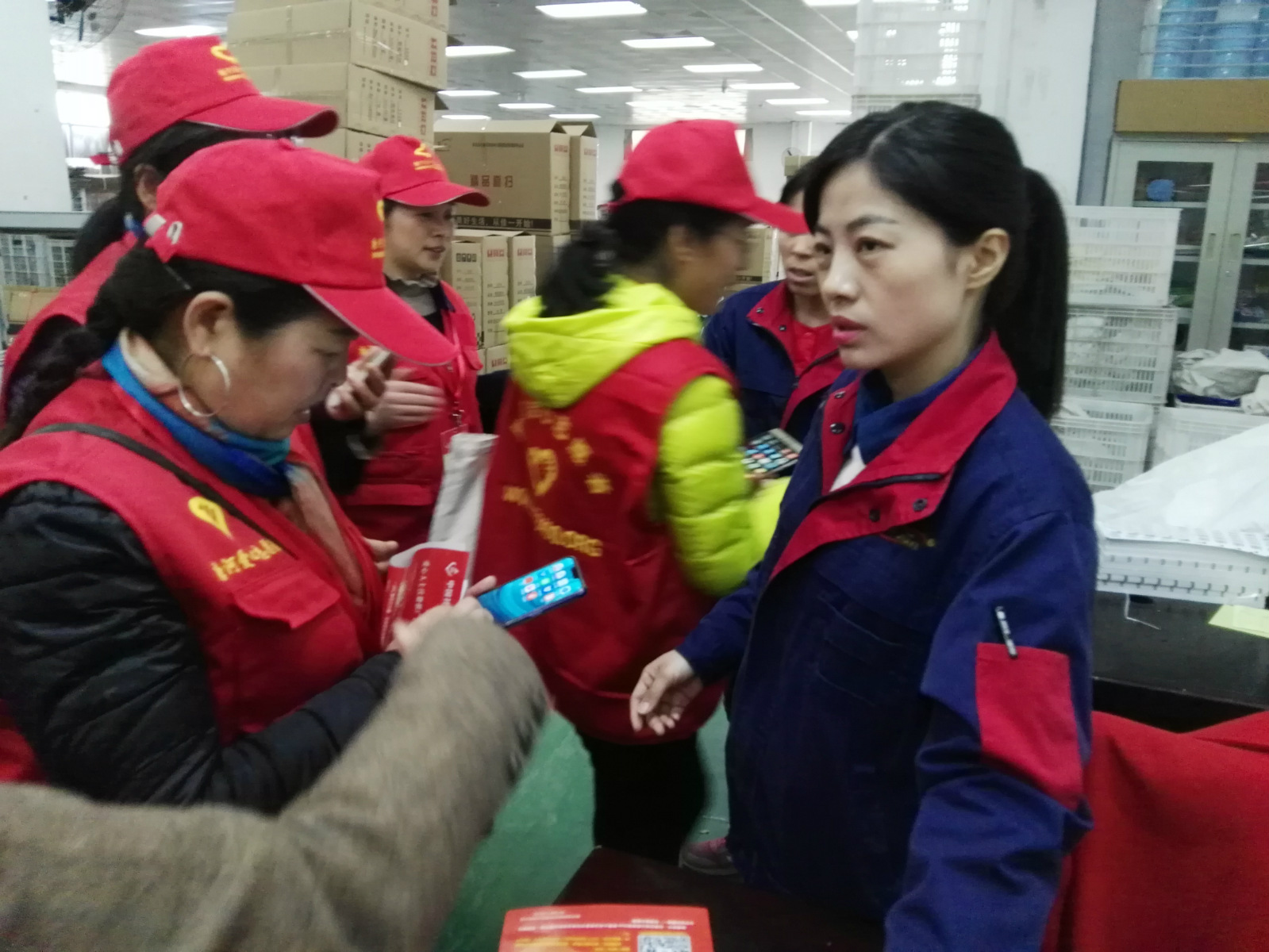 唐河县开展志愿者助力中国社会扶贫网宣传推广活动