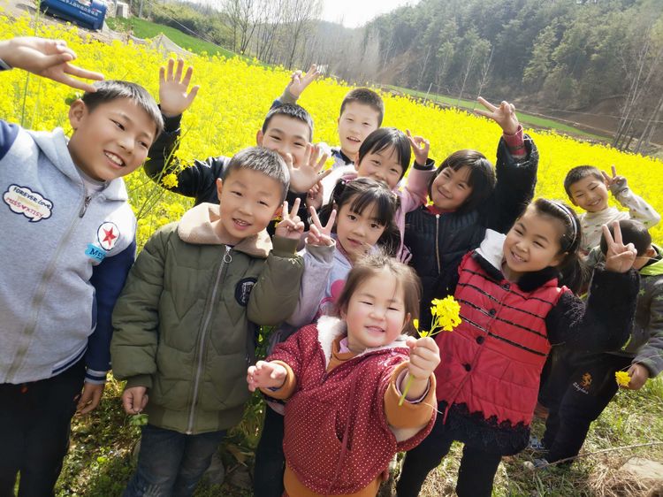 淅川县毛堂乡板山沟小学：组织全校师生用“诗词美文赞春天”