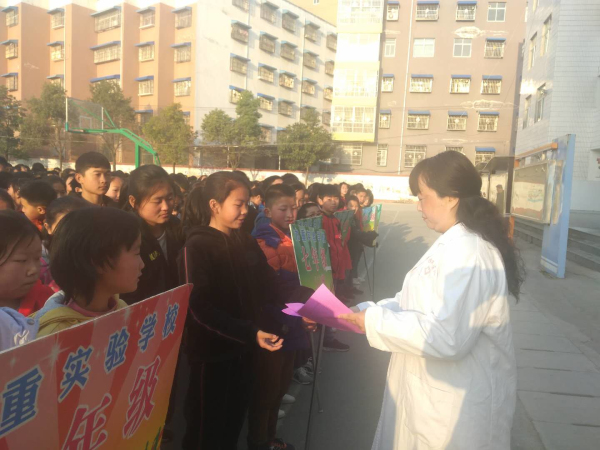 开展终结结核行动 共建共享健康中国 九重镇卫生院结核病防治进校园活动走进九重二中