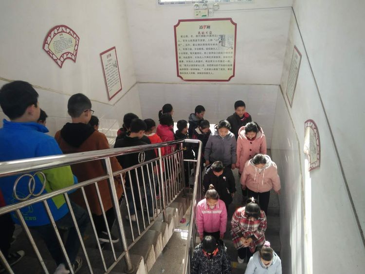 应急始于心 防范始于行——毛堂乡张营小学防踩踏安全疏散应急演练活动纪实