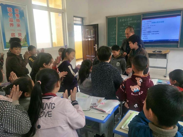 每周日15时，解放公园都将举行免费音乐会