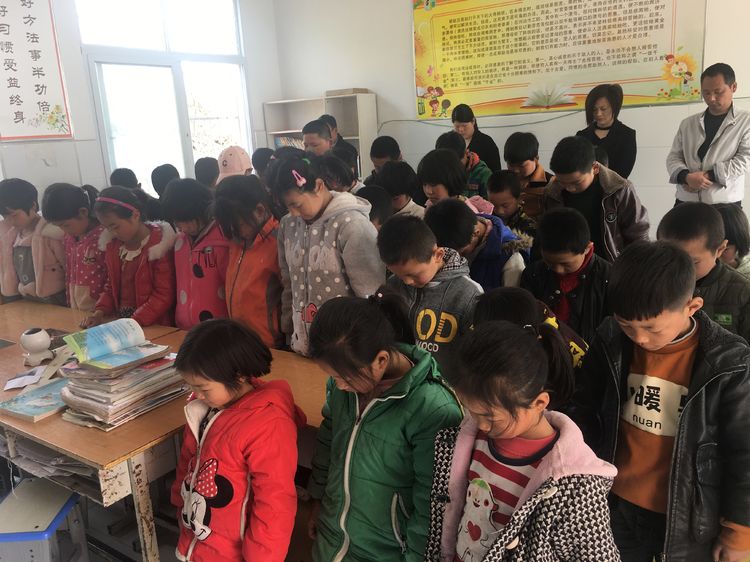 淅川县毛堂乡桥沟小学:举行“清明祭英烈”主题班会活动 淅川县毛堂乡桥沟小学:举行“清明祭英烈”主题班会活动