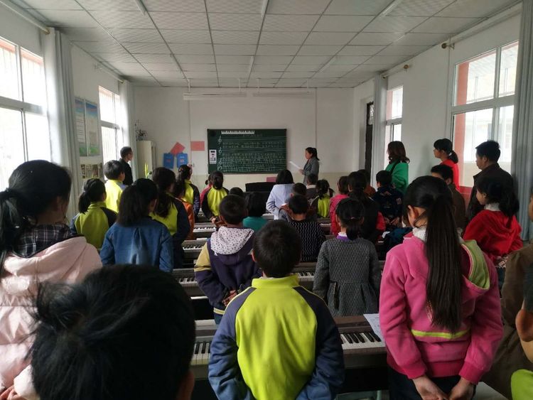 "缅怀先烈,感恩当下"——淅川县毛堂乡贾营小学德育活动纪实 "缅怀先烈,感恩当下"——淅川县毛堂乡贾营小学德育活动纪实