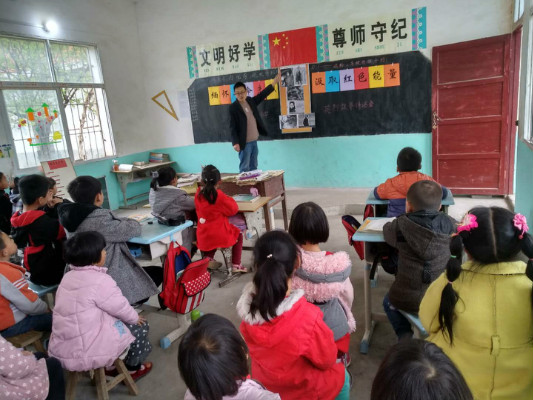 龙潭镇严营小学开展缅怀革命先烈红色故事演讲活动