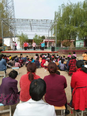 龙潭镇高营小学开展了“祭英烈、诵哀思、见行动”主题活动