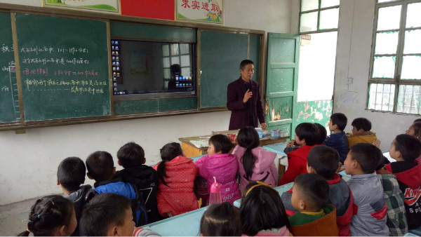 龙潭镇李油坊小学开展春季传染病预防宣传活动